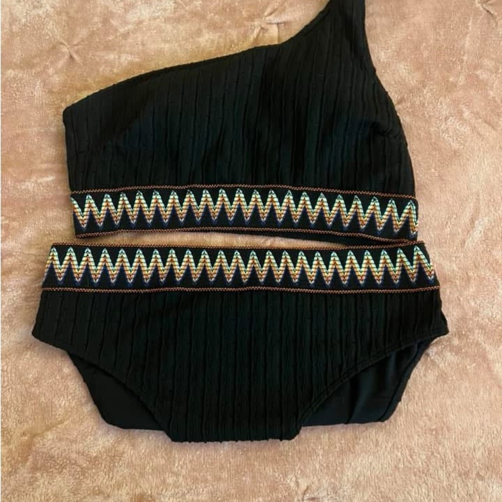 SHEIN Black One-Shoulder Bikini